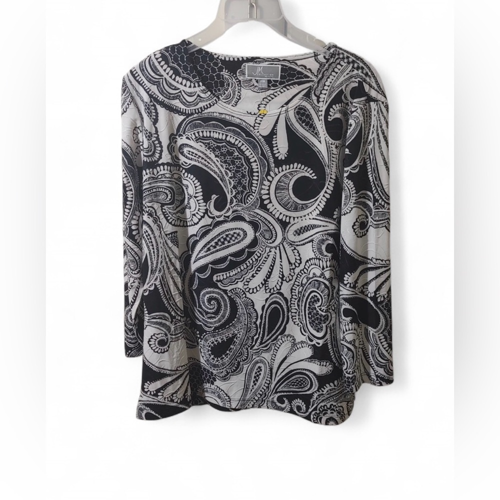 JM Collection Petite 3/4 sleeve blouse - Picture 2 of 5